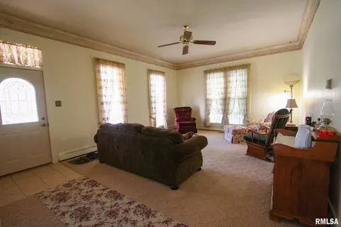 410 S Walnut St, Carmi, IL 62821 photo 12