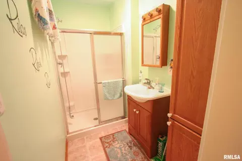 410 S Walnut St, Carmi, IL 62821 photo 25
