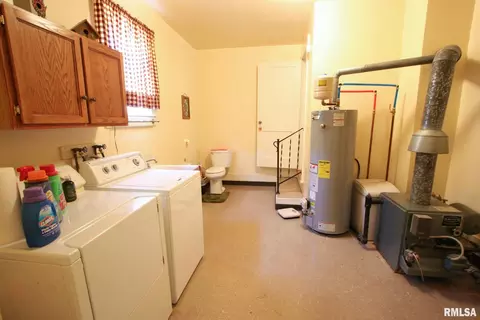 410 S Walnut St, Carmi, IL 62821 photo 24