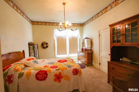 410 S Walnut St, Carmi, IL 62821 photo 18