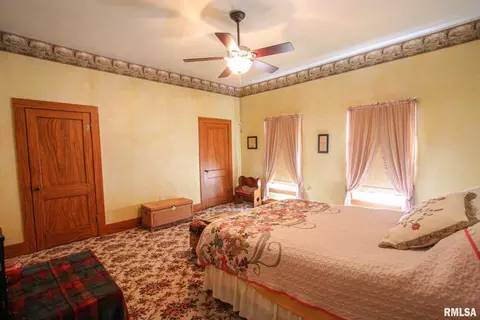 410 S Walnut St, Carmi, IL 62821 photo 22