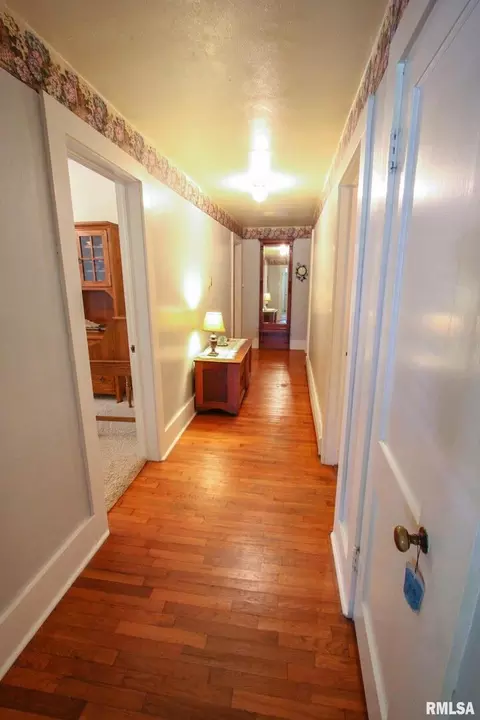 410 S Walnut St, Carmi, IL 62821 photo 17