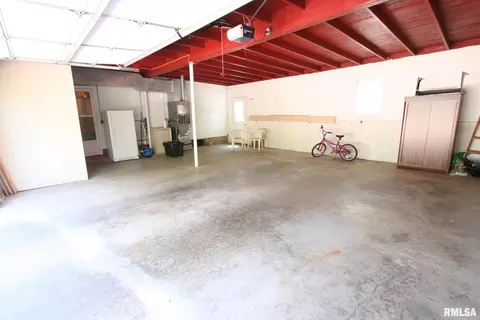 410 S Walnut St, Carmi, IL 62821 photo 8