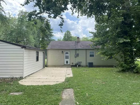 1319 Short St, Centralia, IL 62801 photo 5