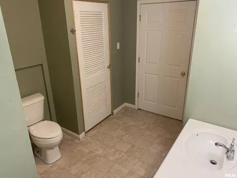 1319 Short St, Centralia, IL 62801 photo 26