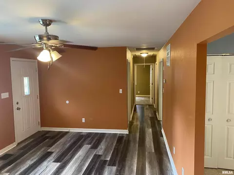 1319 Short St, Centralia, IL 62801 photo 11