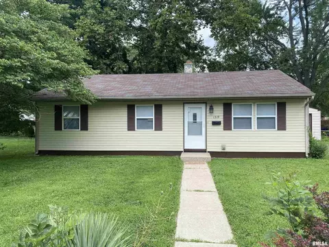 1319 Short St, Centralia, IL 62801 photo 2