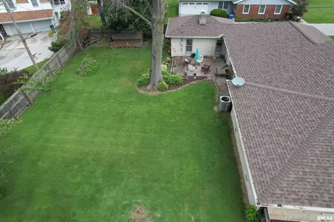 4 Orchard Dr, Centralia, IL 62801 photo 9