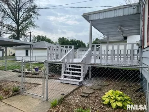 1020 E 2nd St, Centralia, IL 62801 photo 5