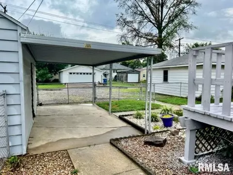 1020 E 2nd St, Centralia, IL 62801 photo 6