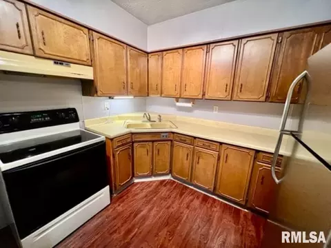 1020 E 2nd St, Centralia, IL 62801 photo 9