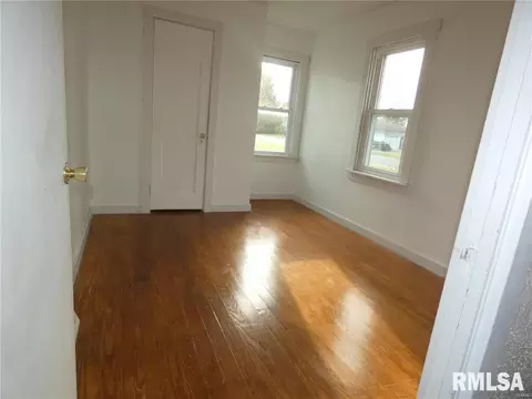 108 E 1st St, Steeleville, IL 62288 photo 3