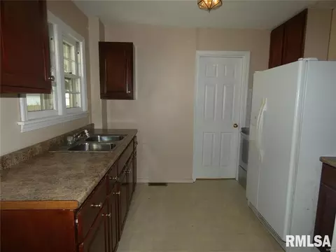 108 E 1st St, Steeleville, IL 62288 photo 8