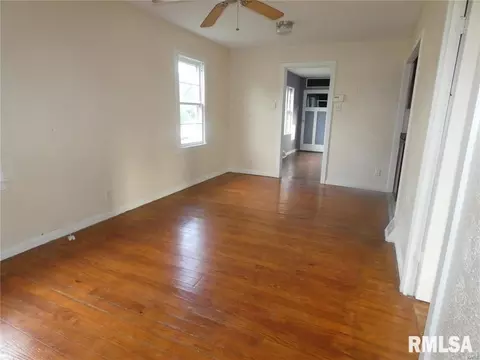 108 E 1st St, Steeleville, IL 62288 photo 5
