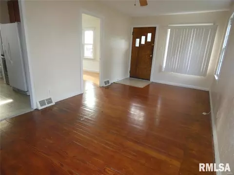 108 E 1st St, Steeleville, IL 62288 photo 6