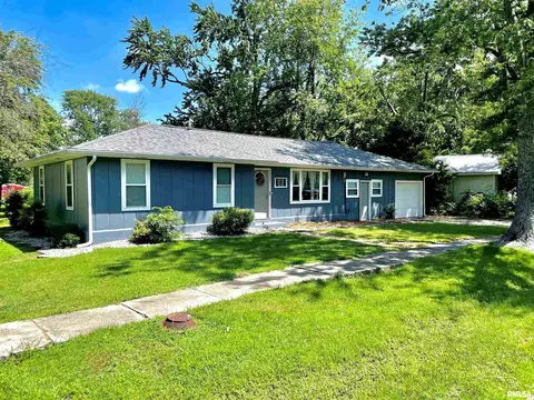 212 Elm St, Noble, IL 62868 photo 1