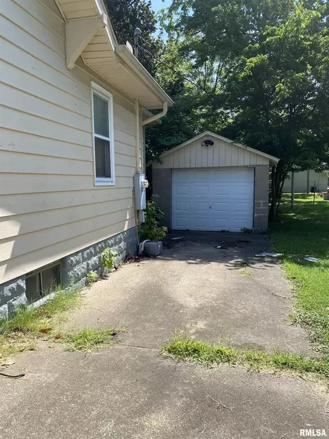 712 S 18th St, Herrin, IL 62948 photo 7