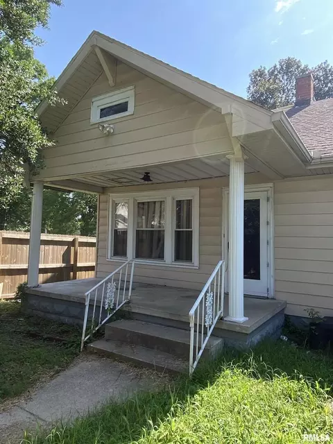 712 S 18th St, Herrin, IL 62948 photo 2