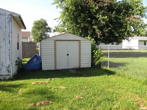 222 Lamar Dr, Salem, IL 62881 photo 27