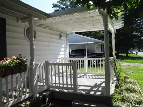 222 Lamar Dr, Salem, IL 62881 photo 4