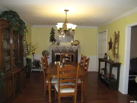 222 Lamar Dr, Salem, IL 62881 photo 11