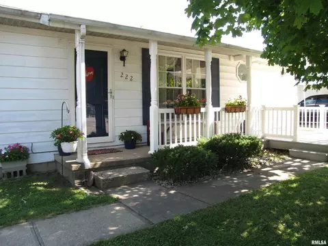 222 Lamar Dr, Salem, IL 62881 photo 3