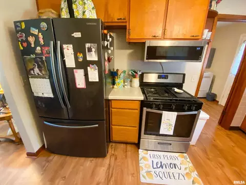 844 W 6th St, Flora, IL 62839 photo 20