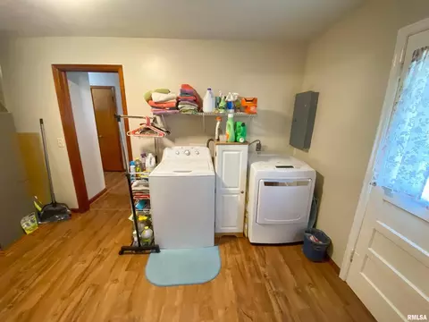844 W 6th St, Flora, IL 62839 photo 24