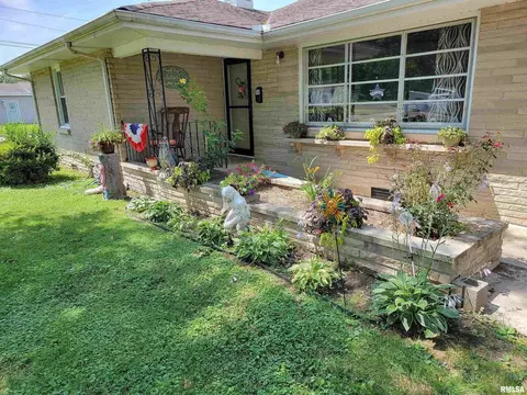 844 W 6th St, Flora, IL 62839 photo 3