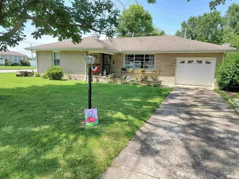 844 W 6th St, Flora, IL 62839 photo 4