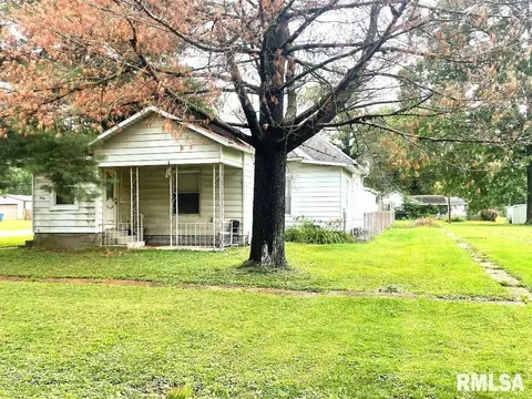 639 E 11th St, Centralia, IL 62801 photo 1