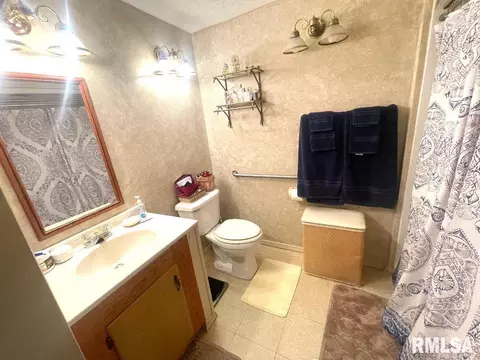 639 E 11th St, Centralia, IL 62801 photo 10