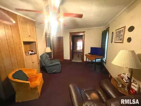 639 E 11th St, Centralia, IL 62801 photo 5