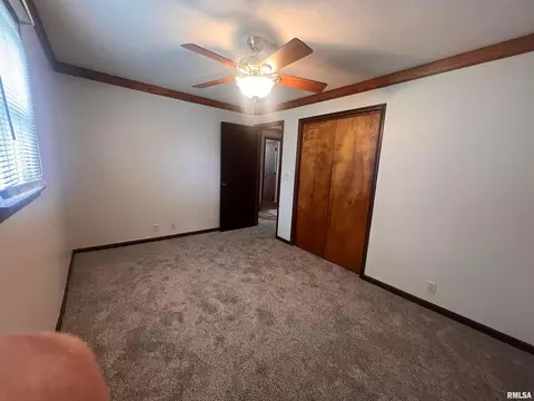 708 S State St, Christopher, IL 62822 photo 12