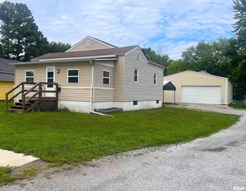 708 S State St, Christopher, IL 62822 photo 1