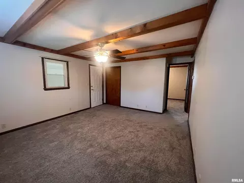 708 S State St, Christopher, IL 62822 photo 4