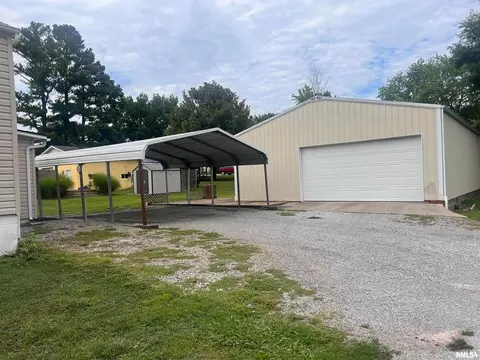 708 S State St, Christopher, IL 62822 photo 21