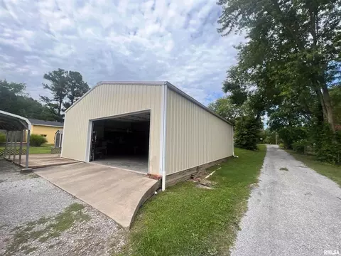 708 S State St, Christopher, IL 62822 photo 23