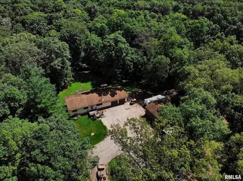 701 Deerpath Rd, Iuka, IL 62849 photo 1