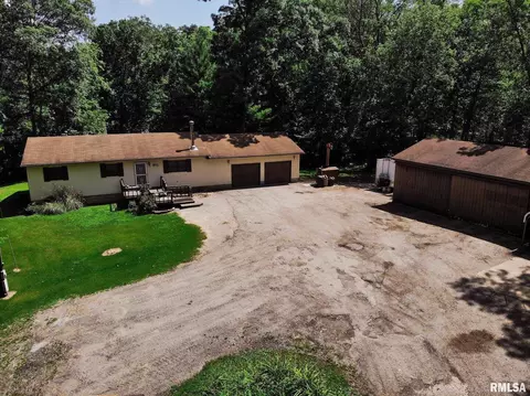 701 Deerpath Rd, Iuka, IL 62849 photo 5