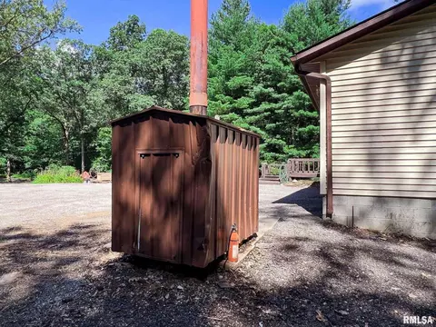 701 Deerpath Rd, Iuka, IL 62849 photo 12