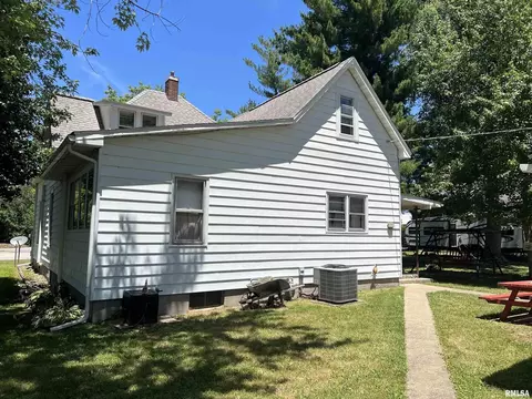 1107 W Cherry St, Marion, IL 62959 photo 5