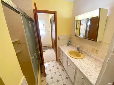 151 Willow St, Flora, IL 62839 photo 38