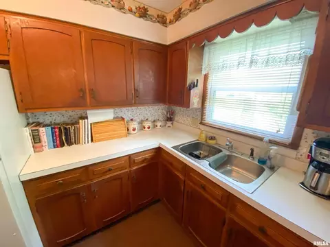 151 Willow St, Flora, IL 62839 photo 23