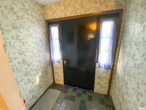 151 Willow St, Flora, IL 62839 photo 11