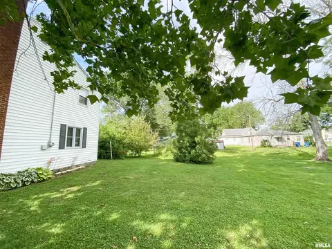 151 Willow St, Flora, IL 62839 photo 5