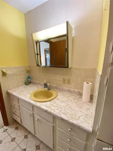151 Willow St, Flora, IL 62839 photo 40