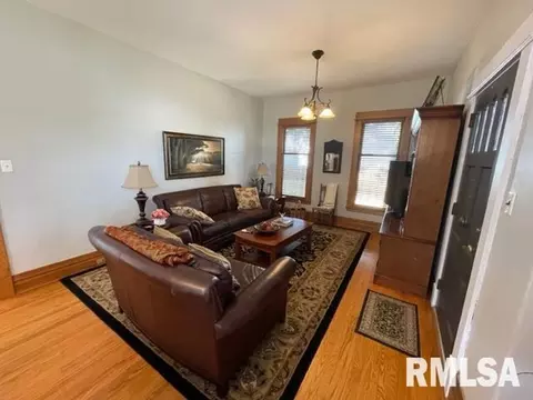 613 S Main St, Anna, IL 62906 photo 3