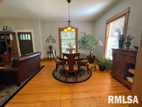 613 S Main St, Anna, IL 62906 photo 6
