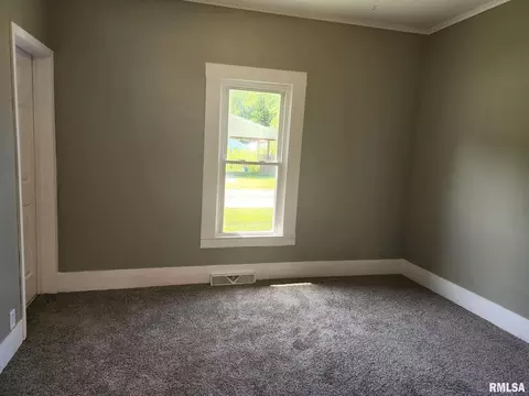 711 S Thomas St, Christopher, IL 62822 photo 14